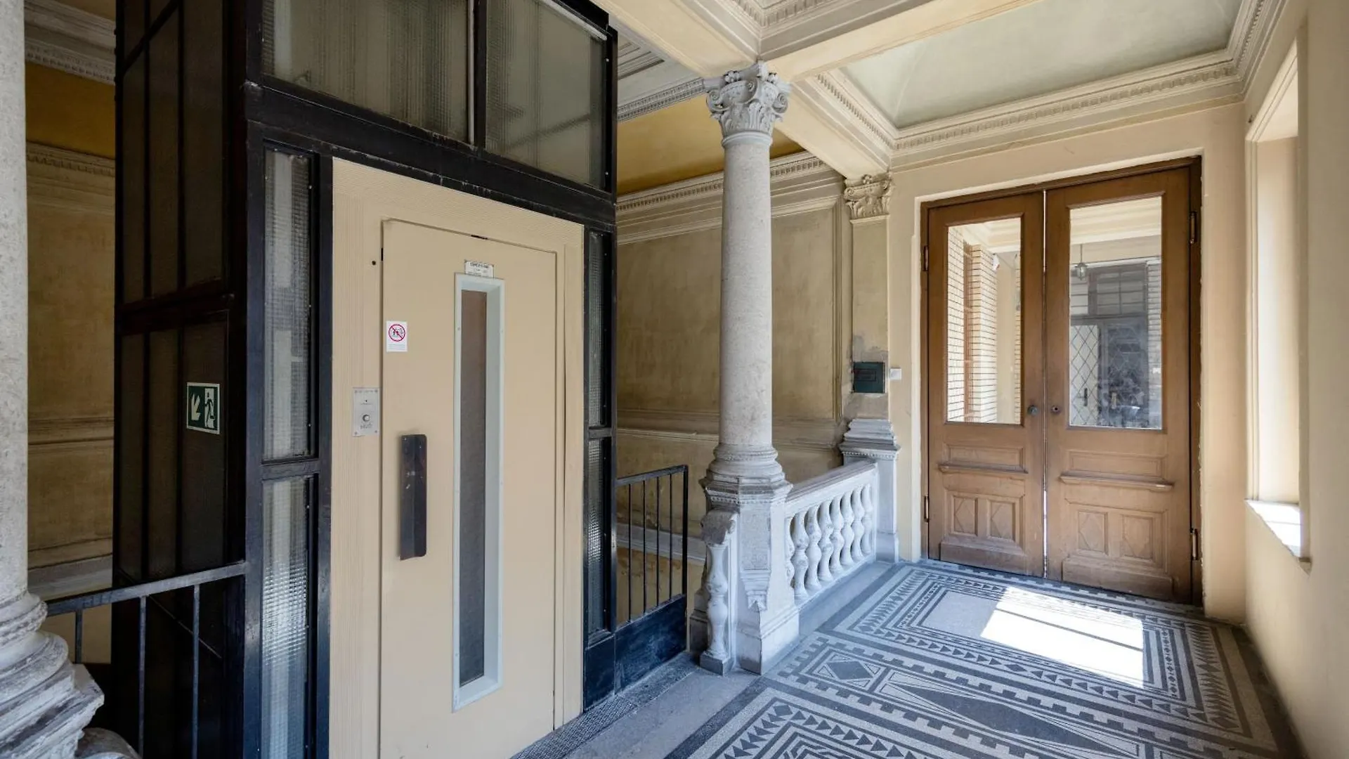 Vintagebuild2Bdr2Bthr Apartment Budapest Hungary