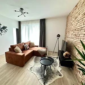 Apartment Cityscape ~ Ac/indoor Parking/balcony, Budapest