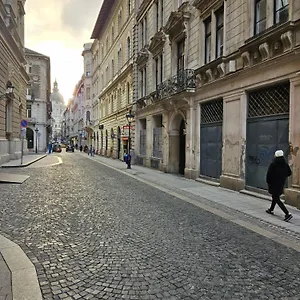 Walkway Deluxe Budapest
