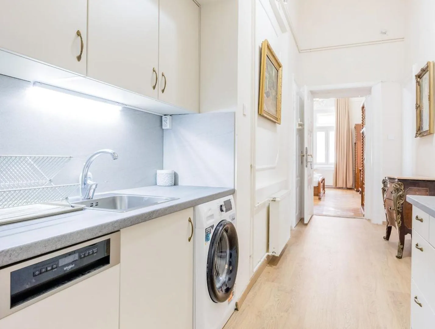 Vintagebuild2Bdr2Bthr Apartment Budapest