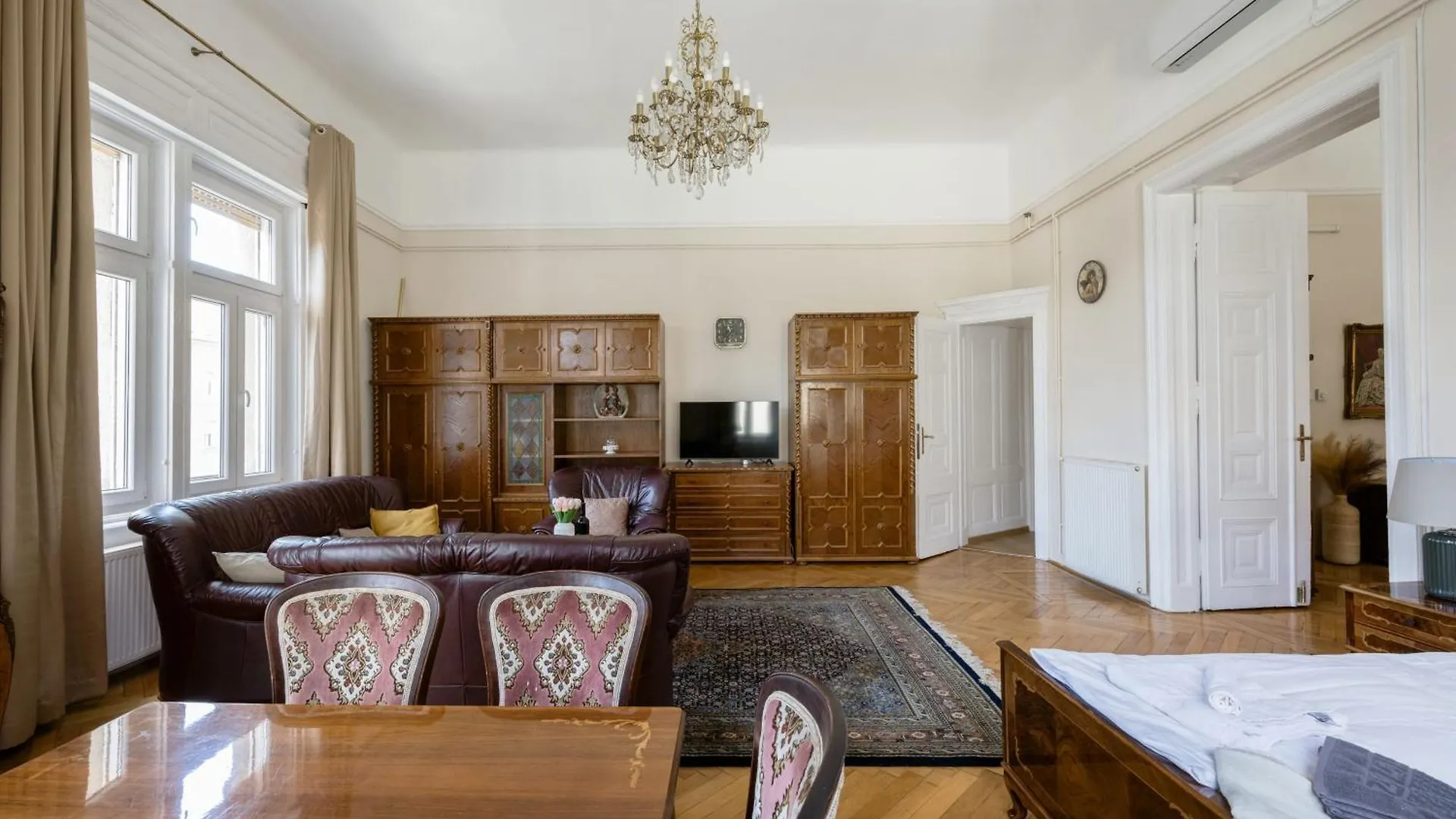 Vintagebuild2Bdr2Bthr Apartment Budapest