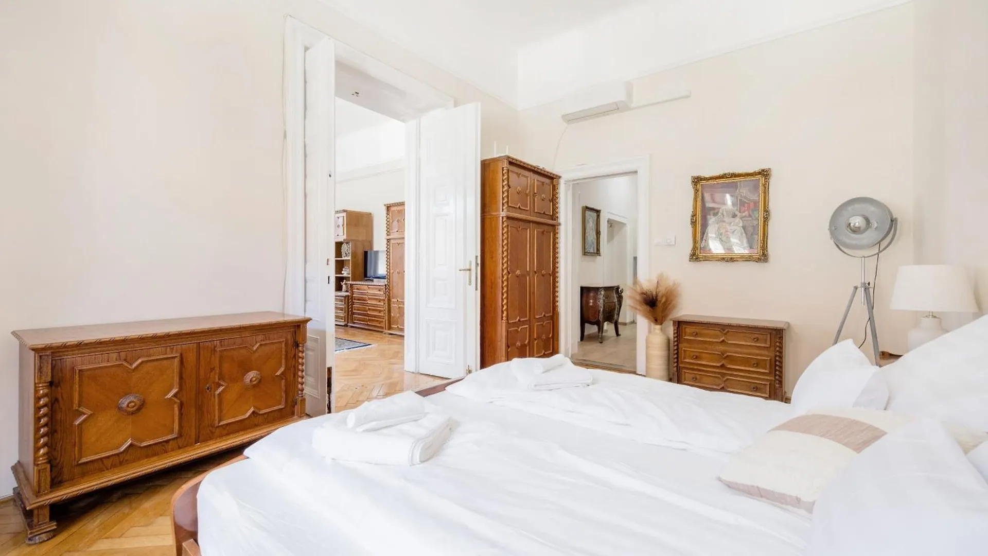 Vintagebuild2Bdr2Bthr Apartment Budapest Hungary